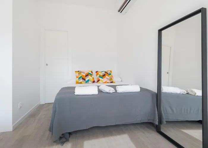 Triana Holidays 3 *